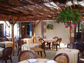 Auberge Les Muriers La Ferté-Hauterive Dış mekan fotoğraf